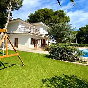Yate Villa